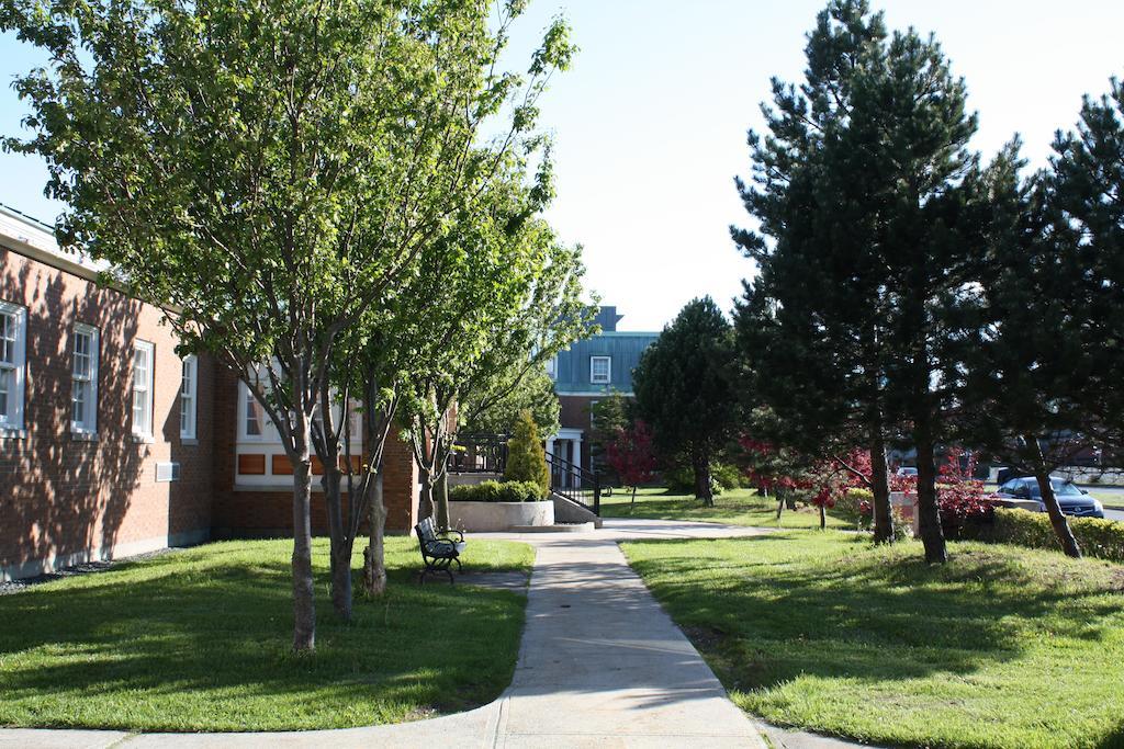 圣约翰斯 纪念大学旅馆酒店 外观 照片