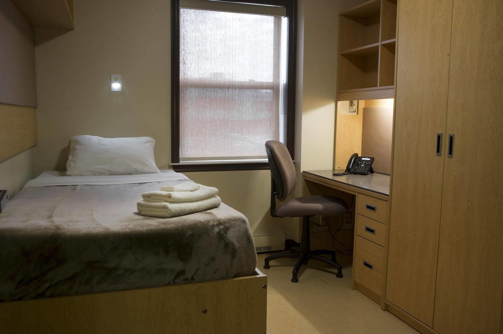 圣约翰斯 纪念大学旅馆酒店 外观 照片