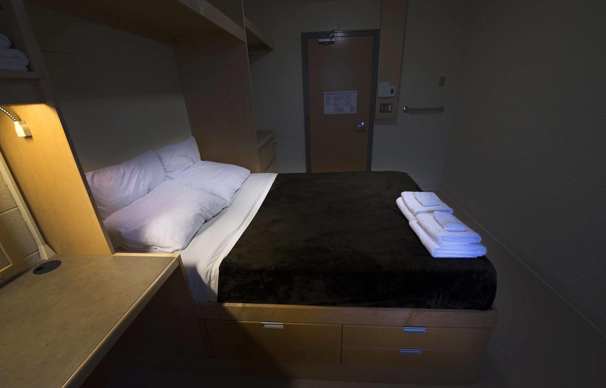 圣约翰斯 纪念大学旅馆酒店 外观 照片