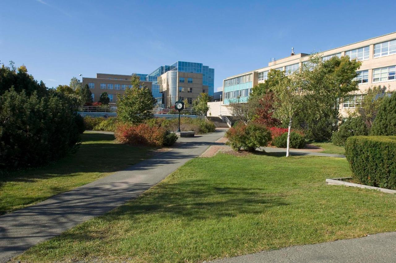 圣约翰斯 纪念大学旅馆酒店 外观 照片
