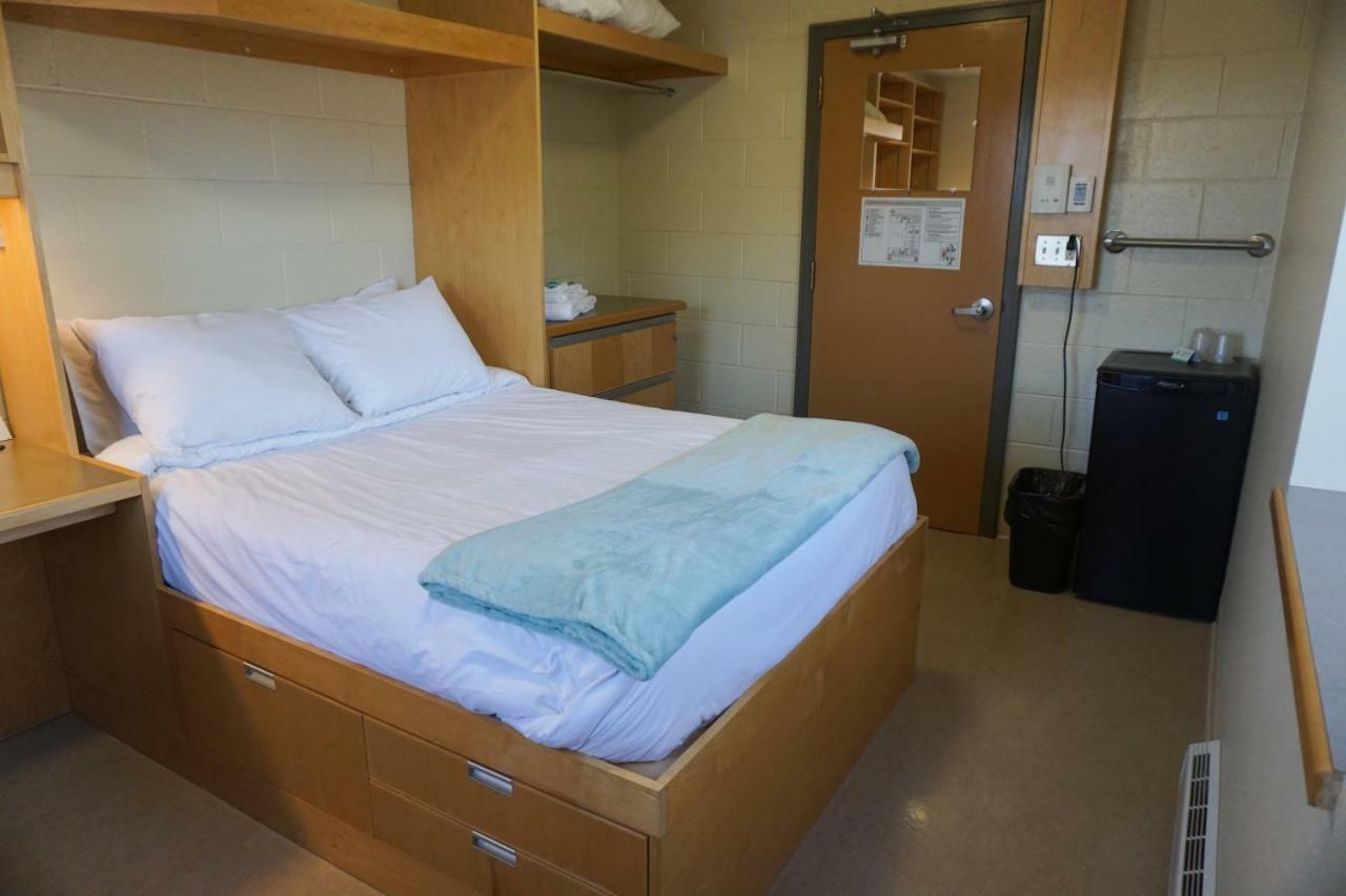 圣约翰斯 纪念大学旅馆酒店 外观 照片