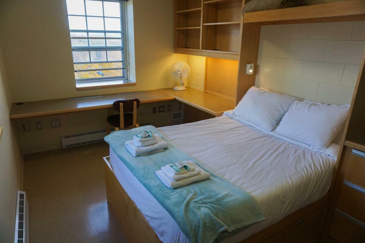 圣约翰斯 纪念大学旅馆酒店 外观 照片